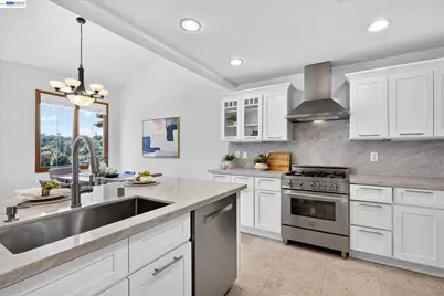 84 Siena Dr, Oakland, CA 94605 - Photo 20
