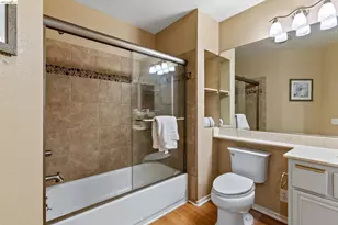 200 Caldecott Ln, Oakland, CA 94618 - Photo 16