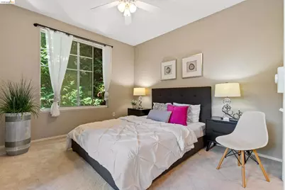 200 Caldecott Ln #206, Oakland, CA 94618 - Photo 14