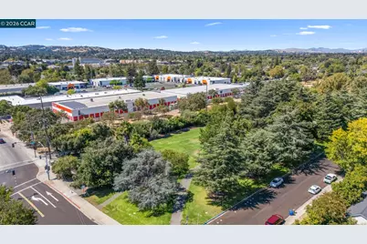 1320 Hookston Rd, Concord, CA 94518 - Photo 38