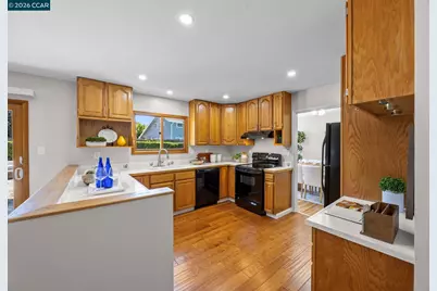 1320 Hookston Rd, Concord, CA 94518 - Photo 8
