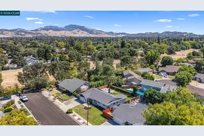 1320 Hookston Rd, Concord, CA 94518 - Photo 36