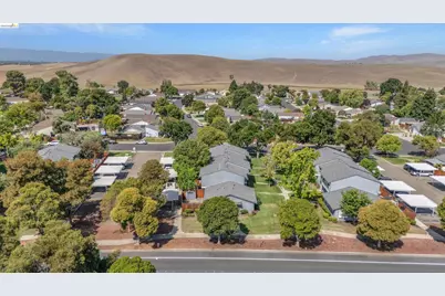 1651 Monterey Dr, Livermore, CA 94551 - Photo 24