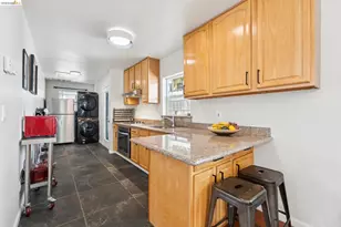 1390 31st St, Oakland, CA 94602 - Photo 10