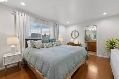 1390 31st St, Oakland, CA 94602 - Photo 16