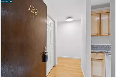 150 Pearl St #122, Oakland, CA 94611 - Photo 2