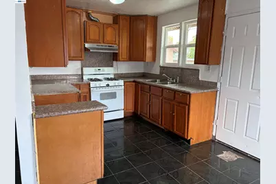 9024 Olive St, Oakland, CA 94603 - Photo 8