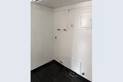 9024 Olive St, Oakland, CA 94603 - Photo 14