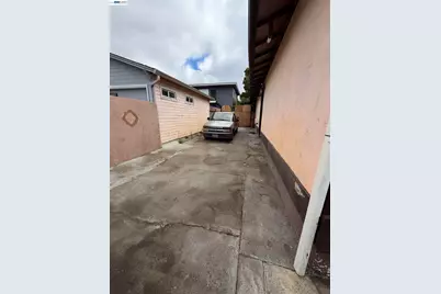 9024 Olive St, Oakland, CA 94603 - Photo 6