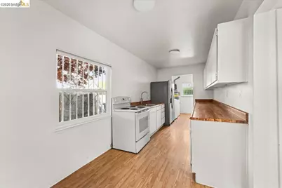 2136 Linden St, Oakland, CA 94607 - Photo 4