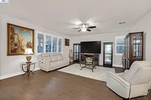 7001 Sitka Ct, Vacaville, CA 95687 - Photo 8