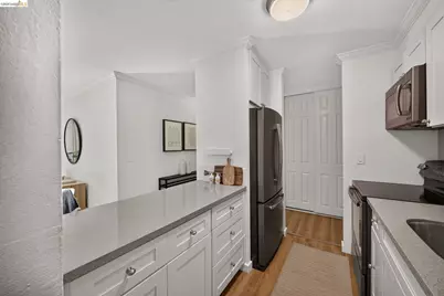 555 Jean St #319, Oakland, CA 94610 - Photo 12