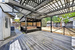 8265 Calla Way, Sacramento, CA 95828 - Photo 40