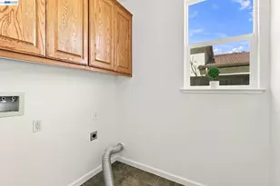 1015 Canyon Oaks Dr, El Sobrante, CA 94803 - Photo 32