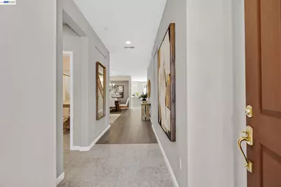 34500 Torrey Pine Ln, Union City, CA 94587 - Photo 2