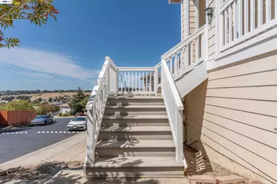 866 Bridgeway Cir, El Sobrante, CA 94803 - Photo 6