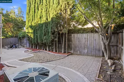 5683 Vintage Cir, Stockton, CA 95219 - Photo 8
