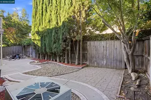5683 Vintage Cir, Stockton, CA 95219 - Photo 8