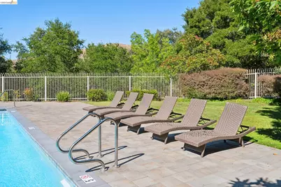 255 Florence Ct, Hercules, CA 94547 - Photo 36