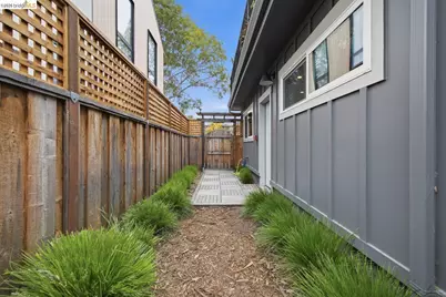 1519 Fairview St #2, Berkeley, CA 94703 - Photo 26