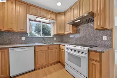 421 East Serrano Way, Stockton, CA 95207 - Photo 12
