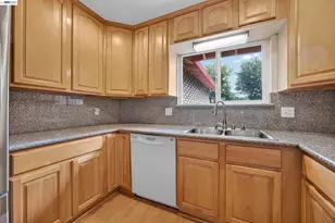 421 E Serrano Way, Stockton, CA 95207 - Photo 6