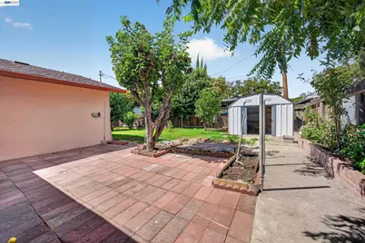 421 East Serrano Way, Stockton, CA 95207 - Photo 24