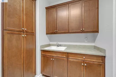 4061 Sarasta Bay Dr, Pittsburg, CA 94565 - Photo 30