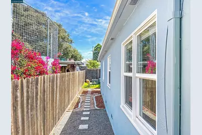 630 27th St, Richmond, CA 94804 - Photo 8