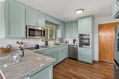 4866 Trinidad, Oakland, CA 94602 - Photo 8