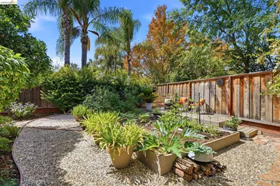 325 San Marino Ln, Brentwood, CA 94513 - Photo 52