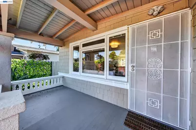 5823 Seminary Ct, Oakland, CA 94605 - Photo 6