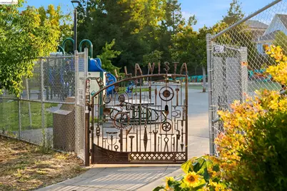 1021 23rd St, Oakland, CA 94606 - Photo 42