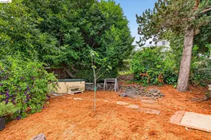7925 Greenly, Oakland, CA 94605 - Photo 46