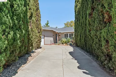133 Aster Ct, Hercules, CA 94547 - Photo 2