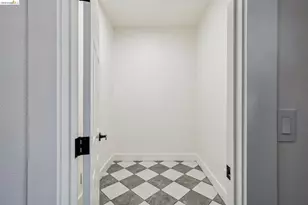 1883 Harmon St, Berkeley, CA 94703 - Photo 34