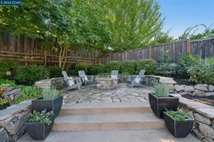 294 Deerfield Dr, Moraga, CA 94556 - Photo 36