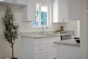 327 Kingston Ave, Martinez, CA 94553 - Photo 14