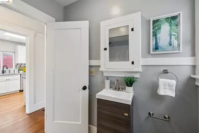 870 43rd St, Oakland, CA 94608 - Photo 20