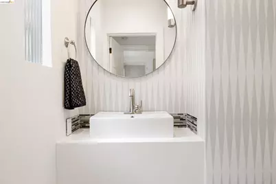 438 65th St, Oakland, CA 94609 - Photo 16