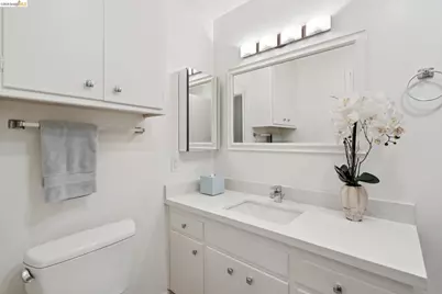 94 Bayo Vista Ave #204, Oakland, CA 94611 - Photo 32