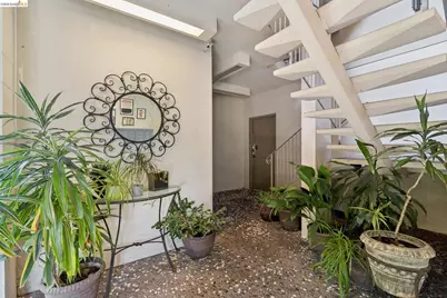 94 Bayo Vista Ave #204, Oakland, CA 94611 - Photo 4