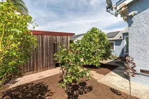 15209 Farnsworth St, San Leandro, CA 94579 - Photo 32