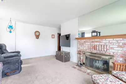 15209 Farnsworth St, San Leandro, CA 94579 - Photo 8