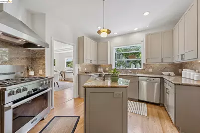 25 Manor Dr, Piedmont, CA 94611 - Photo 16
