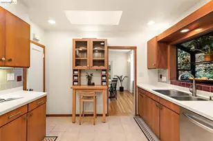 6729 Thornhill Dr, Oakland, CA 94611 - Photo 24