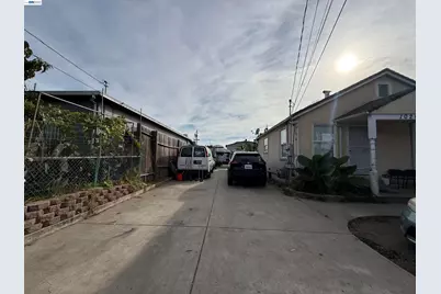 10209 & 10211 Pippin St, Oakland, CA 94603 - Photo 48