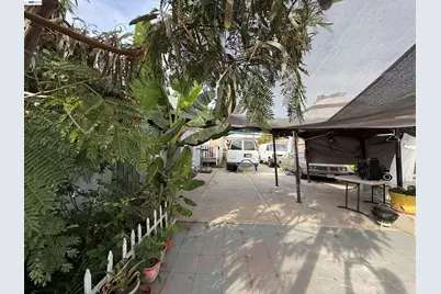10209 & 10211 Pippin St, Oakland, CA 94603 - Photo 44