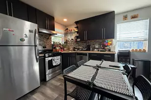 10209 & 10211 Pippin St, Oakland, CA 94603 - Photo 6