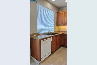 1092 Gardenia Ln, Concord, CA 94520 - Photo 10